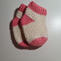 Handgestrickte Babysocken rosa
