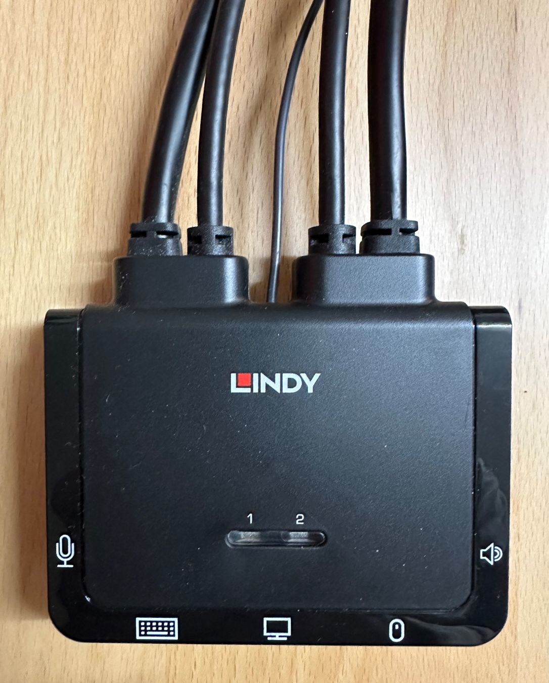 Hubs & Switches: Lindy 2 Port HDMI 4K30, USB 2.0 & Audio Cable KVM Switch – Gebraucht aus fribourg von gatoa 1