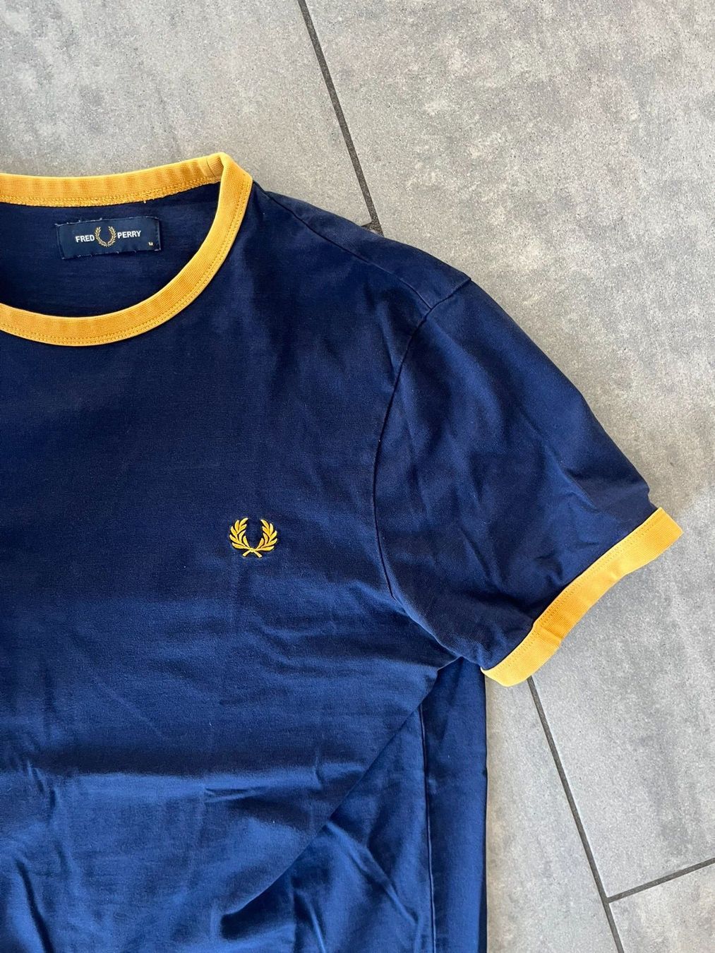 Fred Perry T-shirt: FRED PERRY T-Shirt Navy – Usato da Otelfingen venduto da Denis_ZH 1