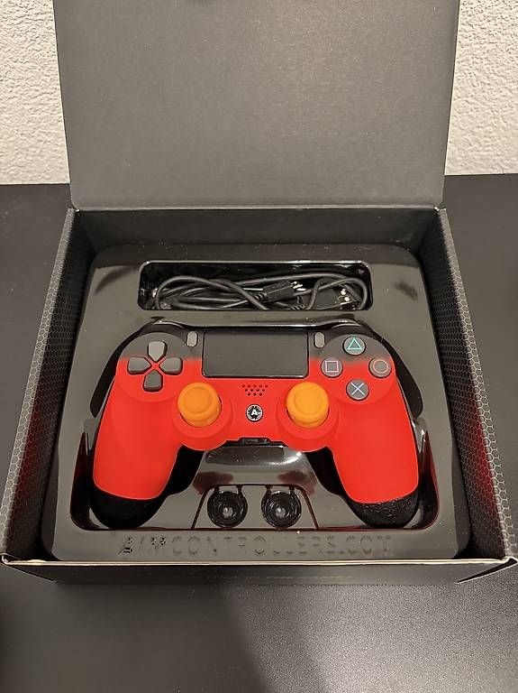 Aimcontrollers Controller: Aimcontroller PS4 mit Antisweat Grip und erhöhten Sticks – Nuovo (secondo la descrizione) da Gümligen venduto da NicolasScheidegger