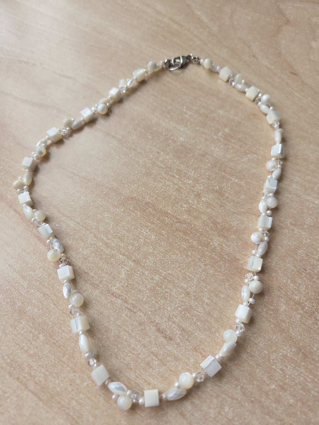 Colliers: Filigrane Perlmutt Kette ca 53cm Länge  – D'occasion à Winterthur par katzen07 1