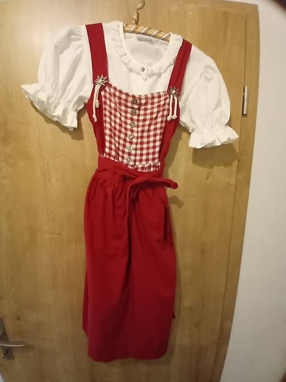 Vestiti & Gonne: Dirndl rot/weiss mit Bluse (Gr. 134) – Usato da Rubigen venduto da hockey1979