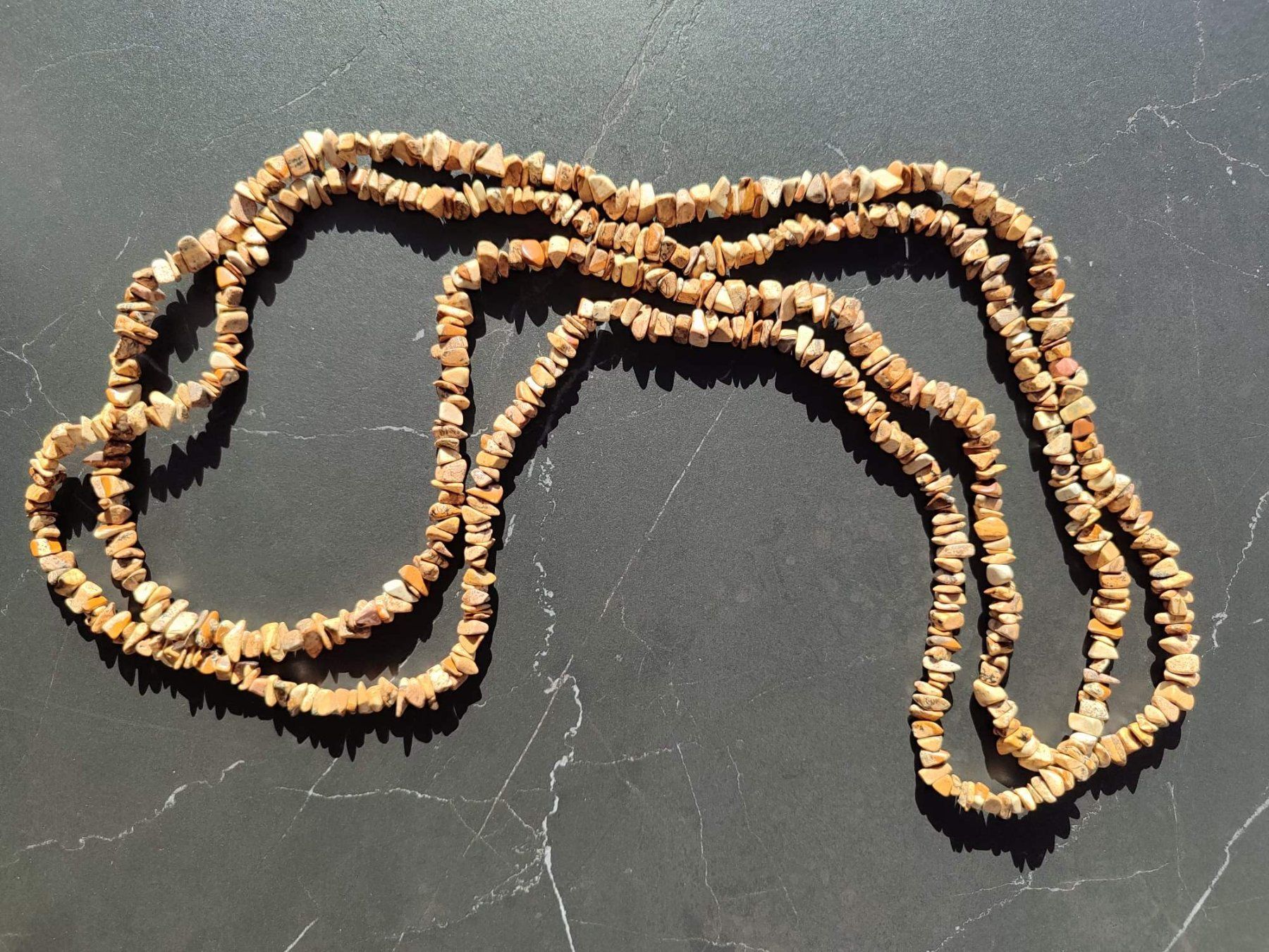 Catenine: Halsketten aus Honig hellen SteinSplitter / Länge 90cm – Usato da Neuhausen venduto da MonoCeros 2