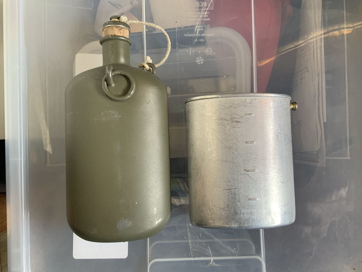 Schweizer Armee Borracce & Thermos: GOURDE ARMEE SUISSE – Usato da Genève venduto da SwissGeneva