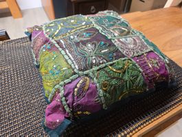 Zier Kissen mit Pailletten 40 cm Patchwork Stickerei