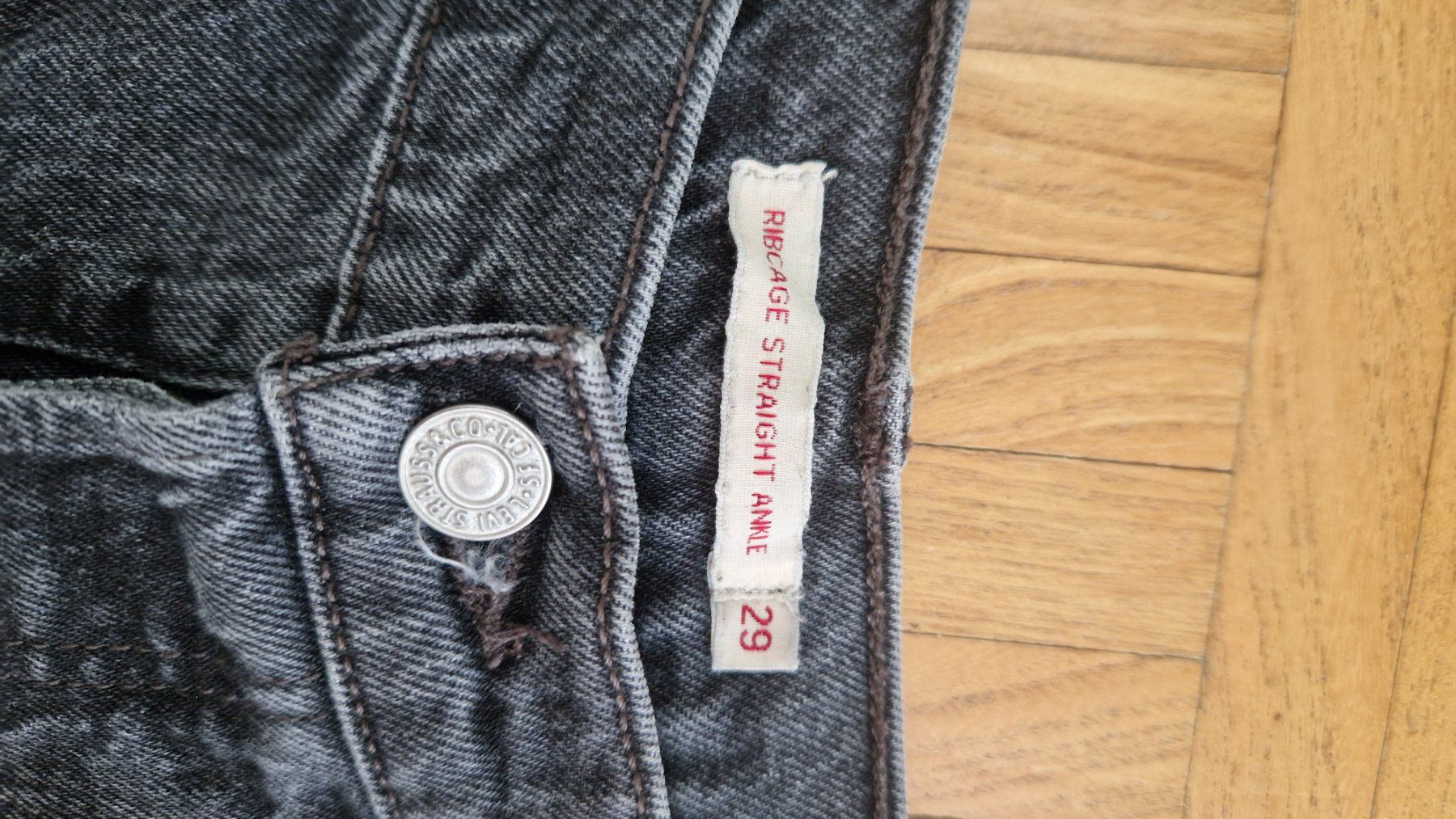 Levi's Jeans: Levi's ribcage shorts – Usato da Zürich venduto da lilu010 1