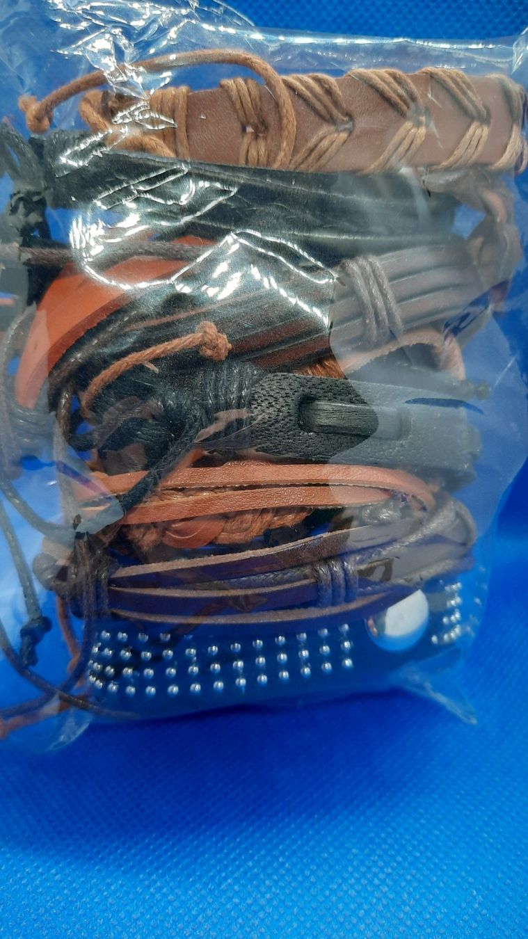 Bracciali & Braccialetti: 10 Stück Lederarmband Armband – Nuovo e nell'imballaggio originale da Walenstadt venduto da emynmuil1 1