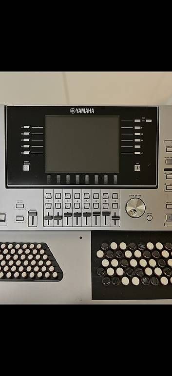 Strumenti musicali: Yamacha Tyros 5 – Usato da Olten venduto da Tip0 3