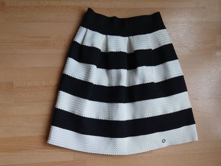Sommer Rock gestreift, schwarz/weiss, Gr. 36, neuwertig