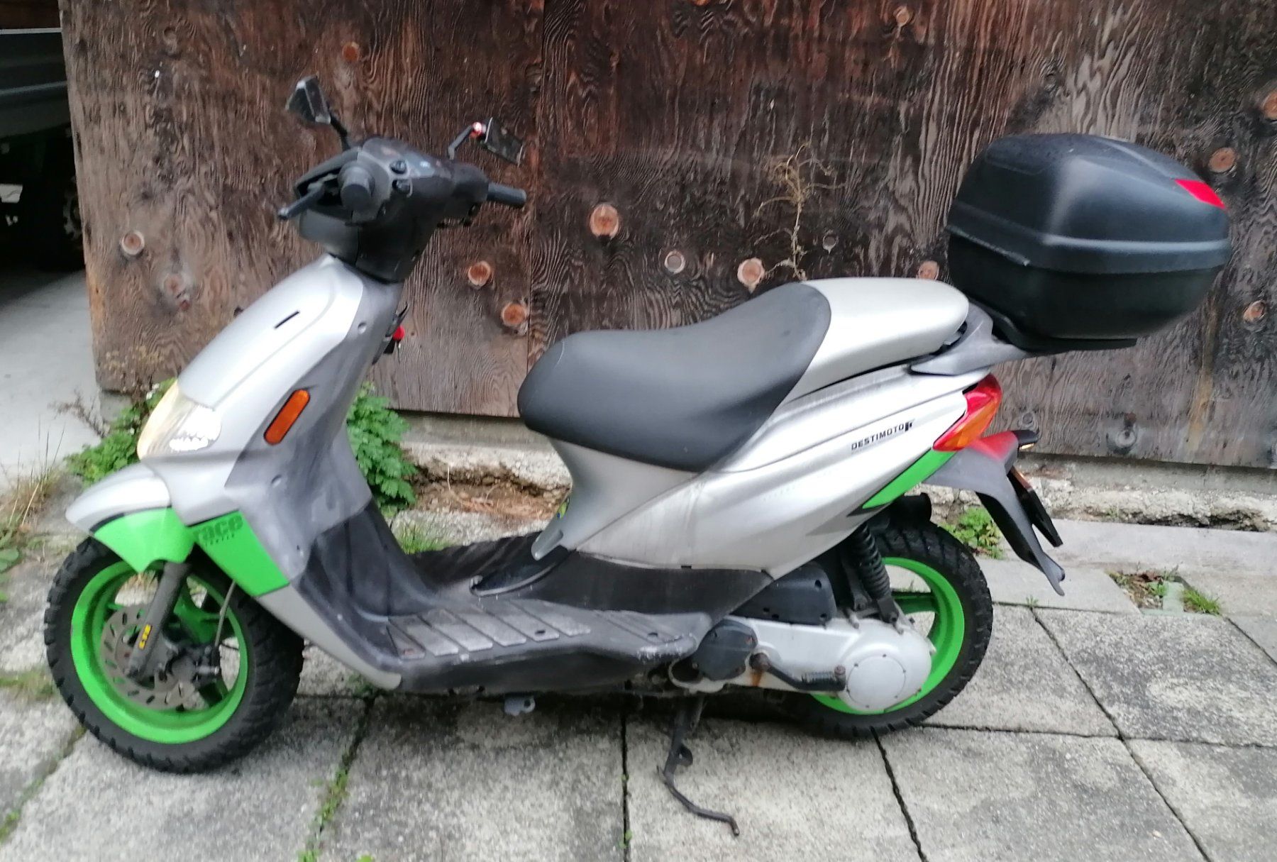 Altro: Roller Derbi Atlantis A1 grau/grün inkl. Topcase – Usato da Kleindietwil venduto da tinat02