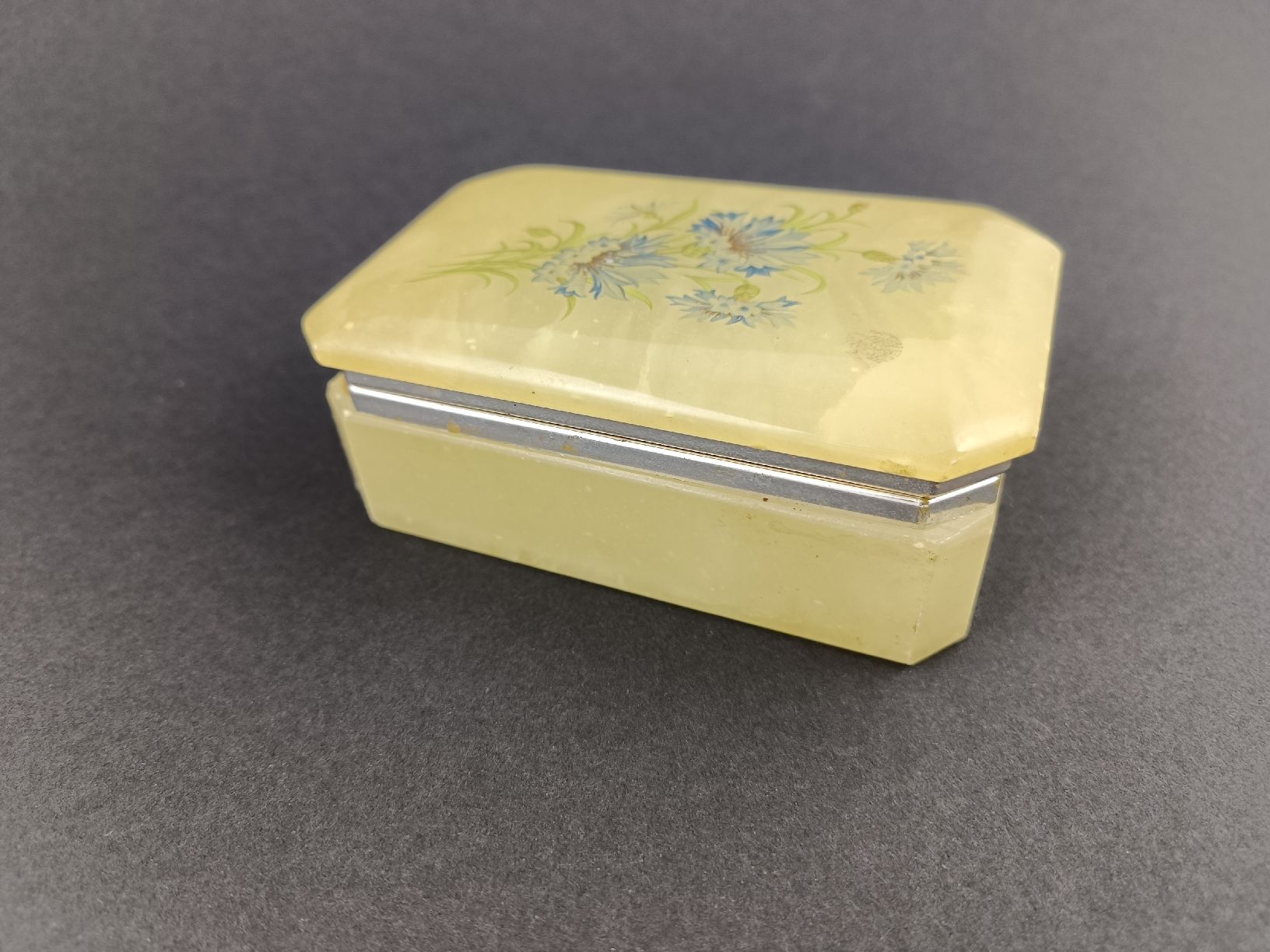 Barattoli: Schmuckkästchen Marmor mit Blumen Bild – Usato da Steffisburg venduto da ZeitReise_