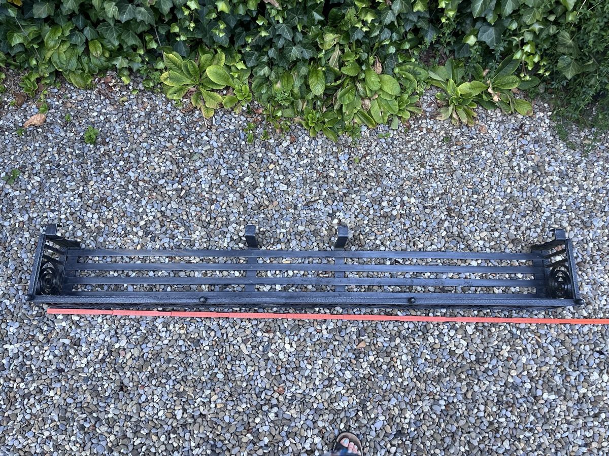 Ferramenta: Blumenkastenhalter, 178cm lang, Schmiedeeisen gehämmert – Usato da Kriens venduto da Bangkapi 1