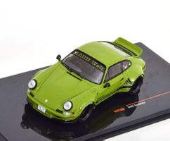 Porsche 911 RWB Rauh-Welt RHD oliv / schwarz    1:43 von IXO