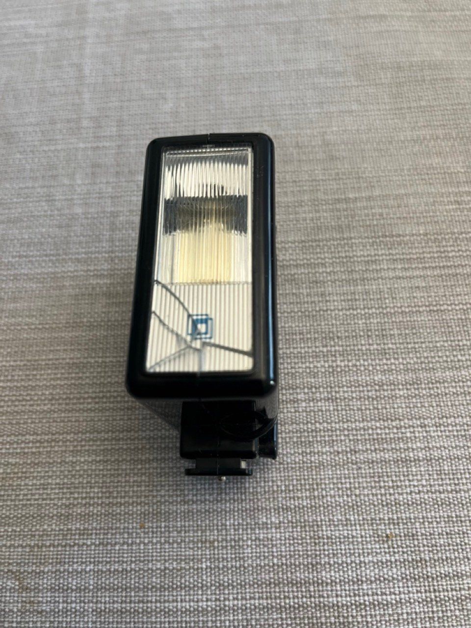 Fotocamera: Bell & Howell Picture Master 110 Pocket caméra avec flash – Usato da Petit-Lancy venduto da DonJen 5