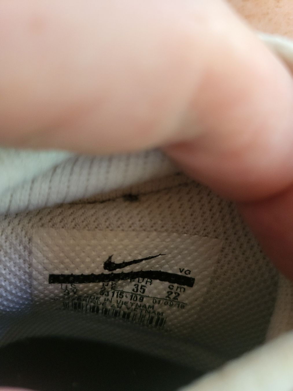 Nike Scarpe da uomo: Fussballschuhe Nike Grösse 35 gebraucht – Usato da Enggistein venduto da Manuki_engg 2