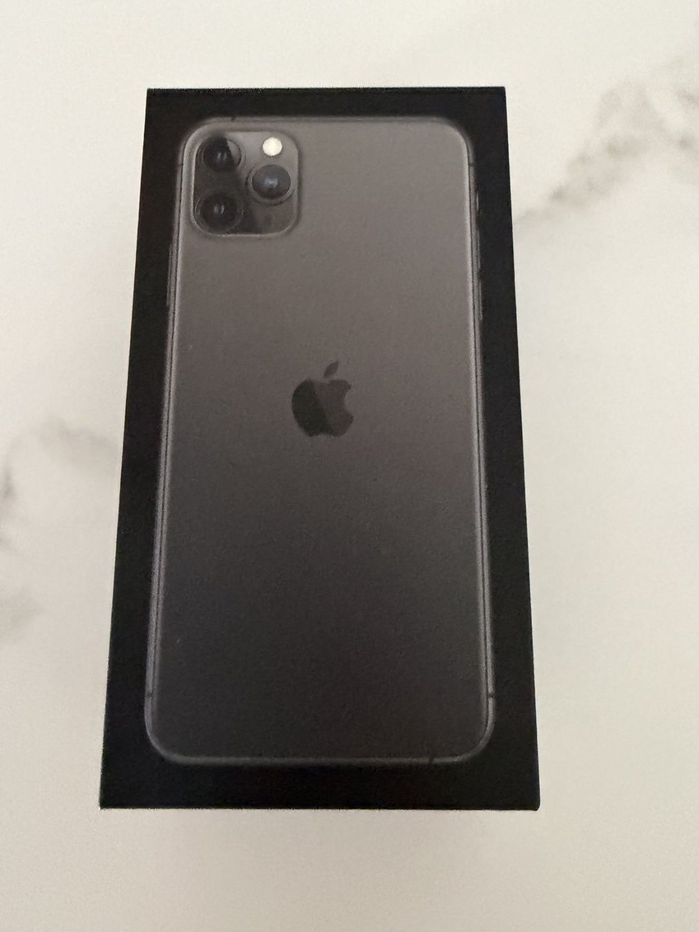 Apple Telefoni cellulari / Smartphones: iPhone 11 Pro Max 256 GB Space Grau + Hülle – Usato da Rotkreuz venduto da absolutely.ayra 7