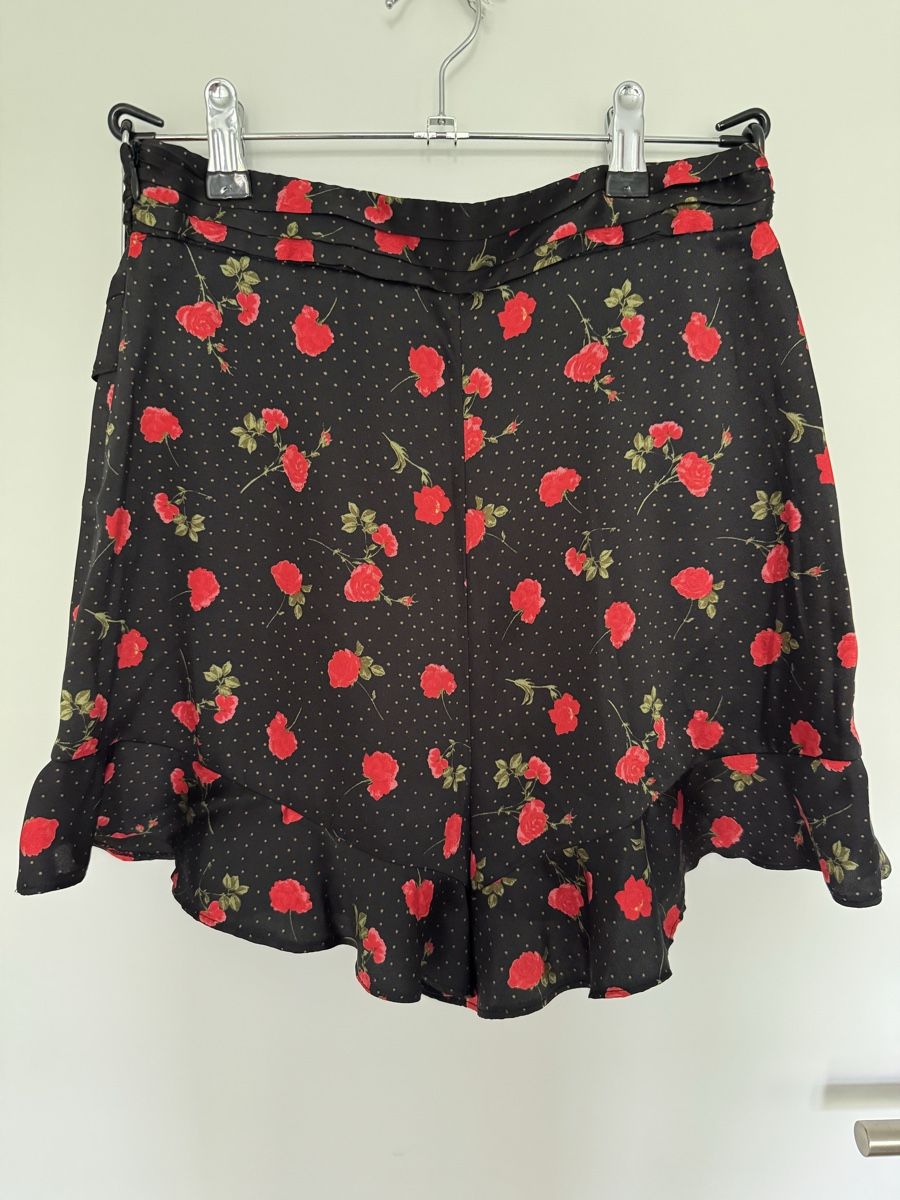 Zara Gonne: Zara Skort mit Rosenmuster (S) – Usato da Triesen venduto da antonellaaa_ 3
