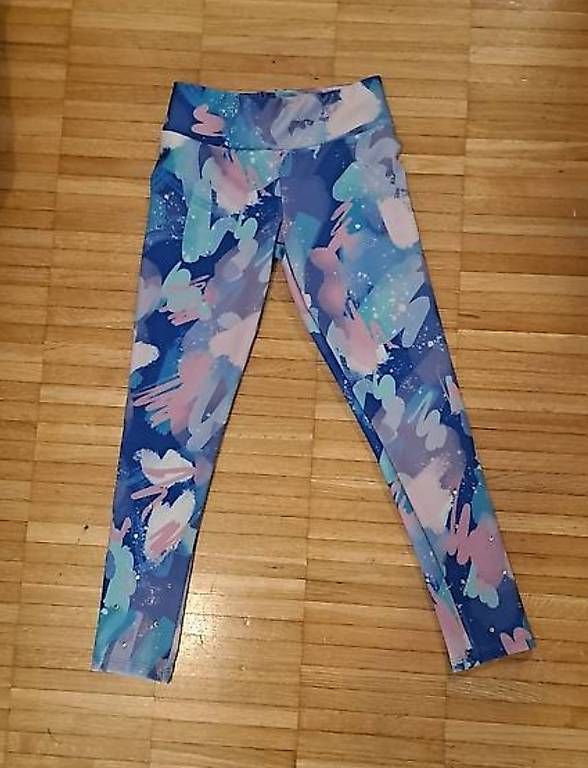 Pantaloni: Gymnastikhose Grösse 131-140 – Usato da Neftenbach venduto da sam_jbb5
