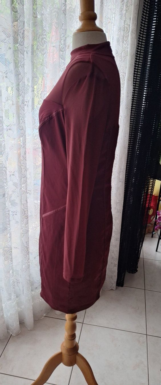 Guess Vestiti: Robe GUESS taille L – Usato da St-Triphon venduto da Jldr0 1