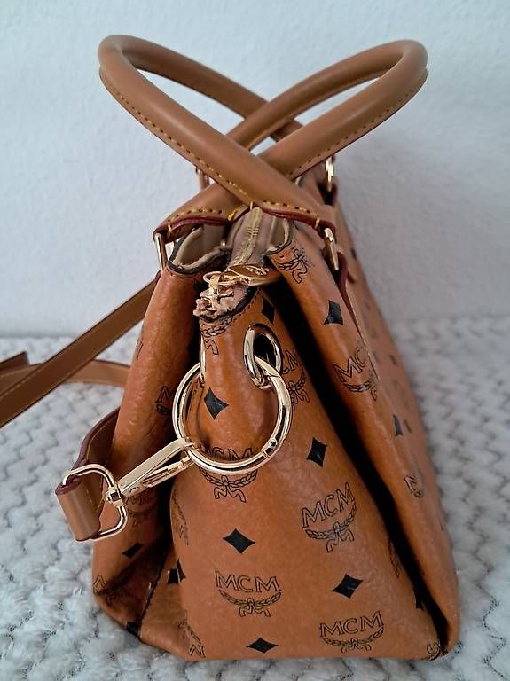 Taschen für Damen: Neue MCM-Tasche (Replika)  – Neu und originalverpackt aus Basel von len_t965 1