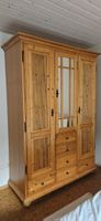 Holzschrank mit Spiegel 