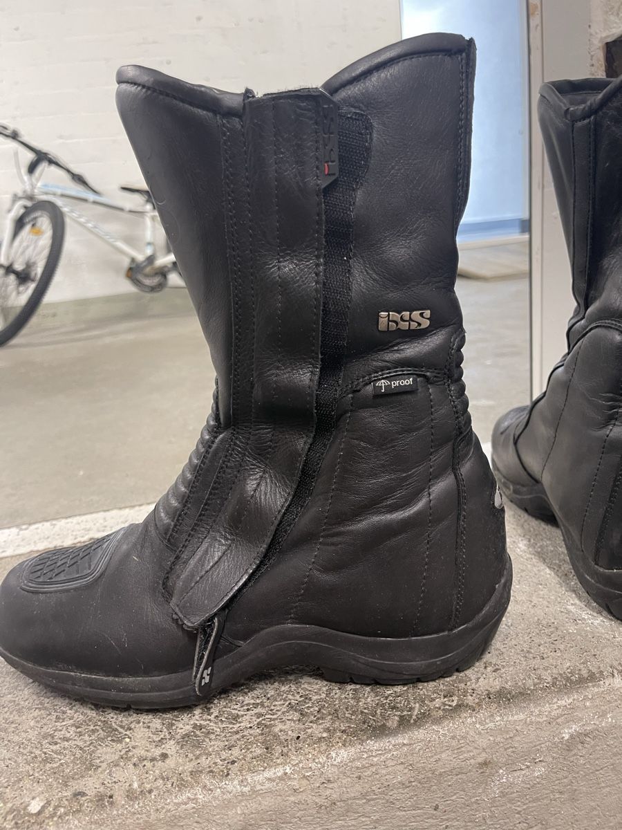 IXS Scarpe da uomo: Zu verkaufen Motorräd Schuhe  – Usato da Ostermundigen venduto da gayonko71