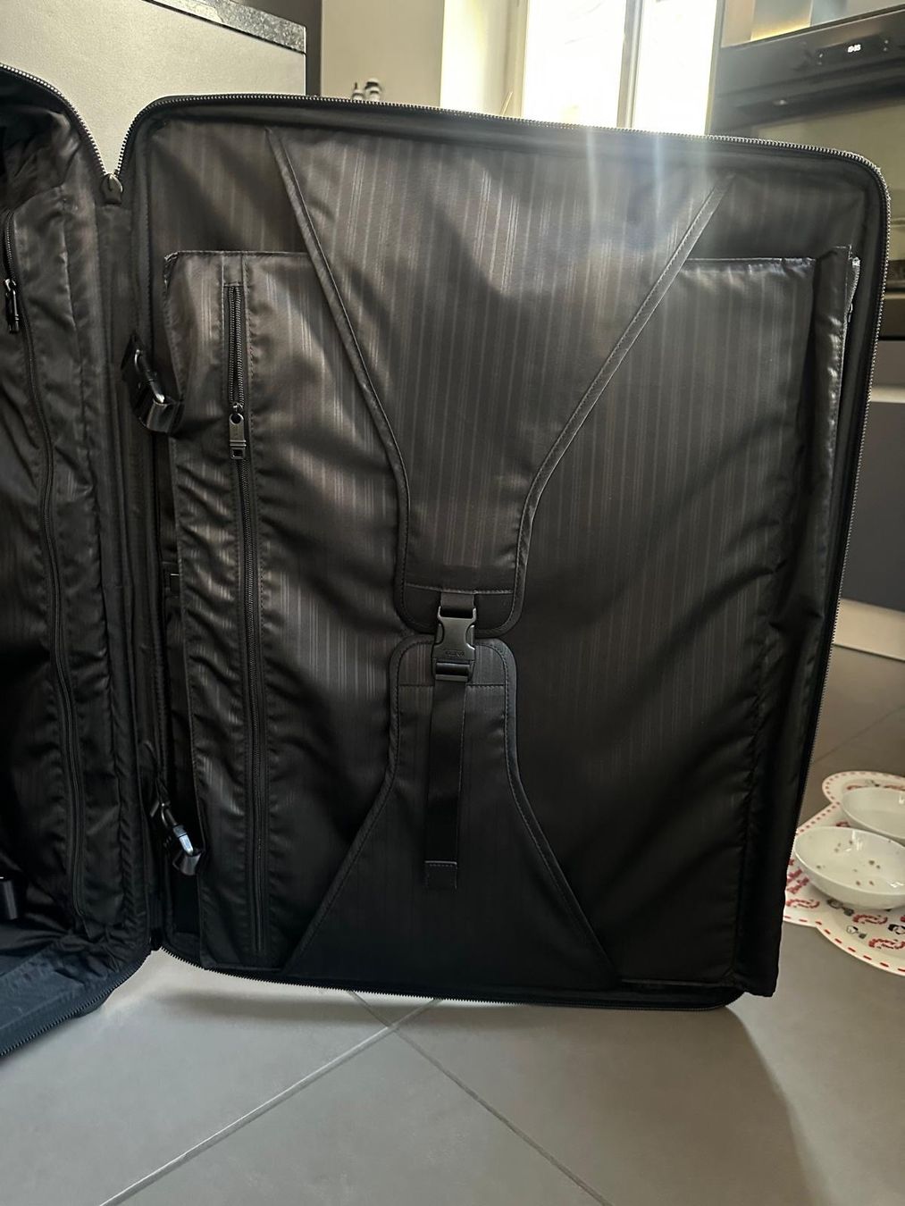 Tumi Valigie: TUMI Rollkoffer mit Rollen (schwarz) – Usato da Zürich venduto da Aapitz 3