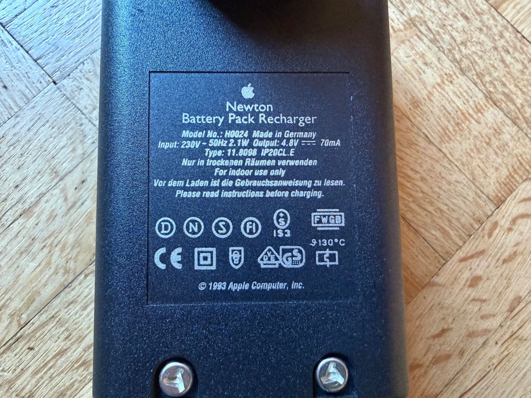 Apple Palmari: Apple Newton H024 Battery Pack Recharger – Usato da Adliswil venduto da synchrot 1