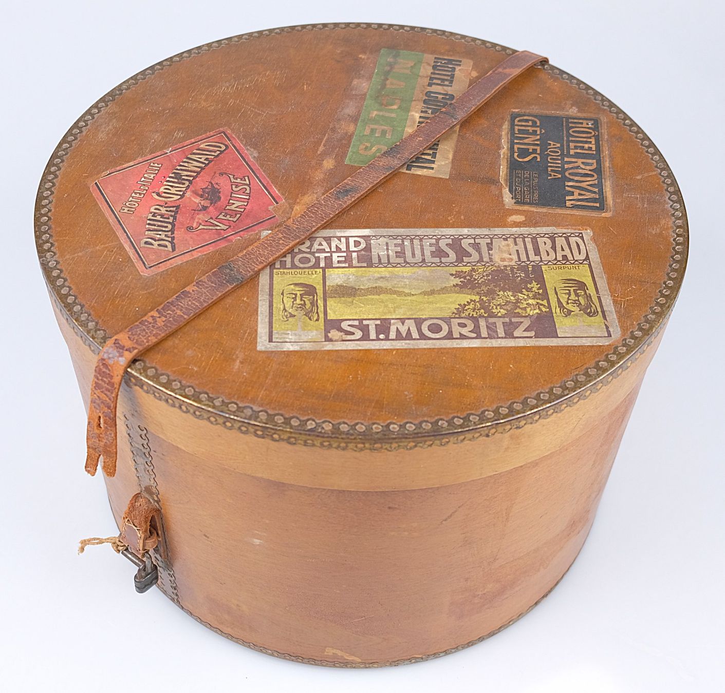 Altro in  Abbigliamento & Accessori: Antike Hutschachtel (Bentwood) – Usato da Volketswil venduto da brockipfannenstil 5