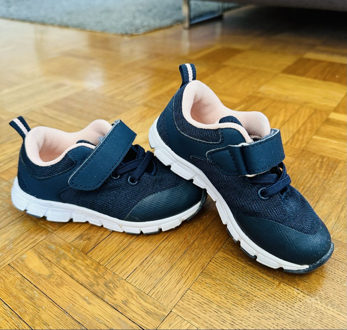 Scarpe per ragazze: Kinderschuhe  – Usato da Winterthur venduto da CaptainHungary