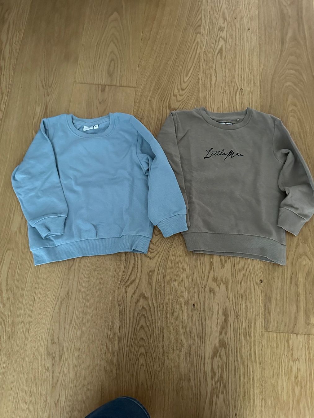 Maglioni & Felpe: Pullover-Set Gr. 104 – Top-Zustand – Usato da Kappel am Albis venduto da jus_mqz7 1