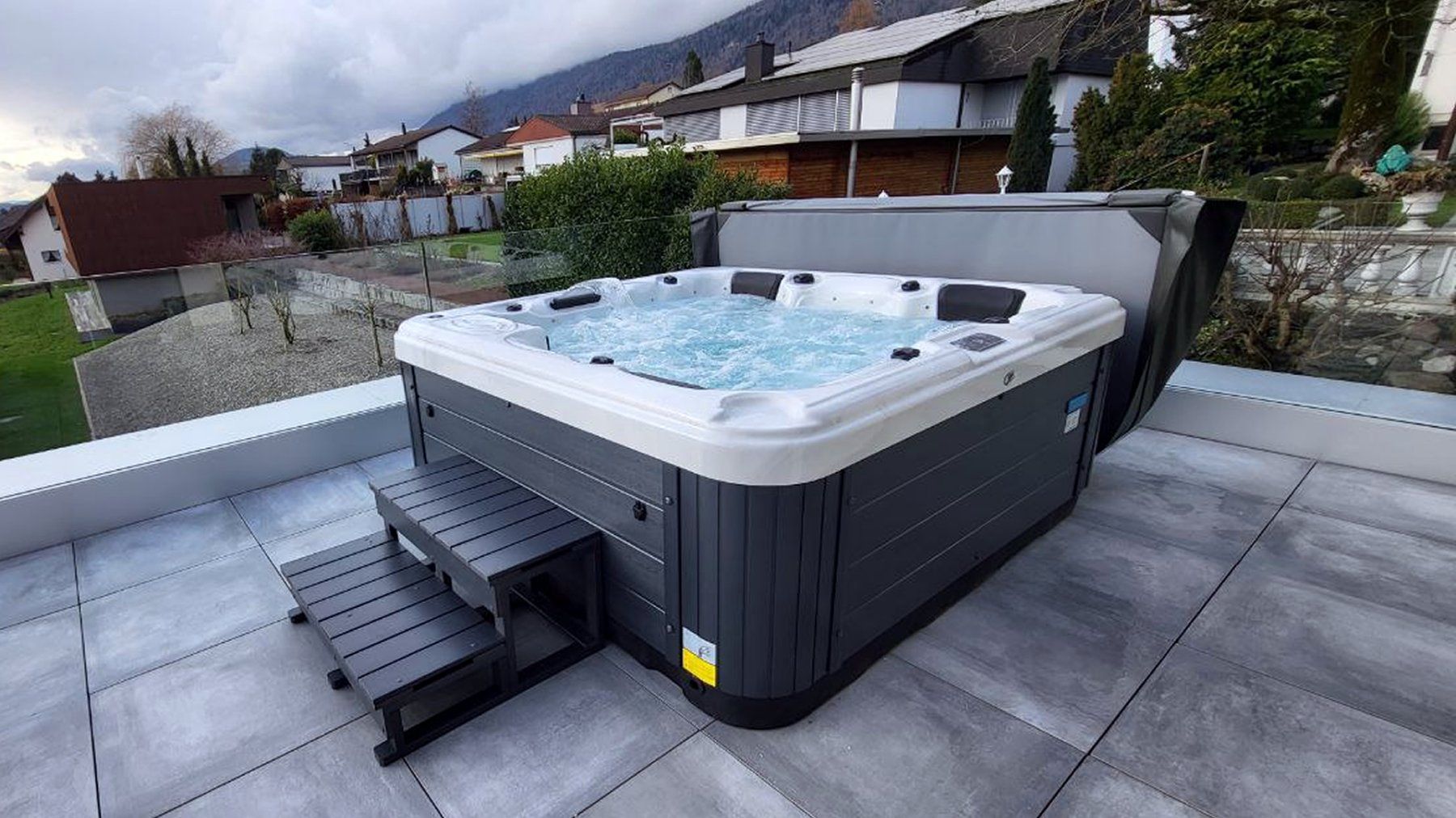 Whirlpool: Outdoor Whirlpool Stingray 6610 – Usato da Grenchen venduto da Wellnesspools