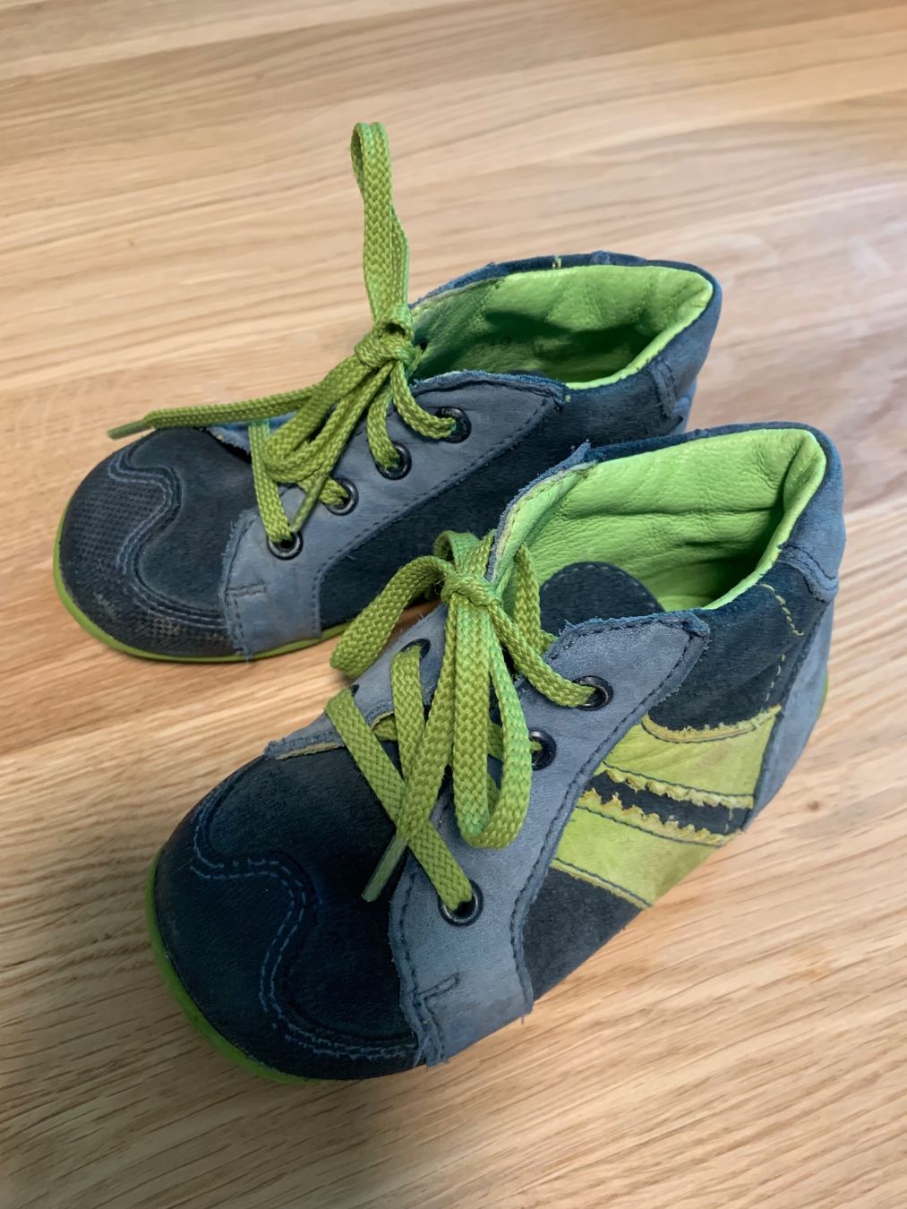 Scarpe per ragazzi: Babyschuhe Leder Gr.19 – Usato da Zürich venduto da bur_6jq9