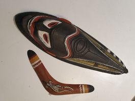 Afrikalische Maske mit Boomerrang
