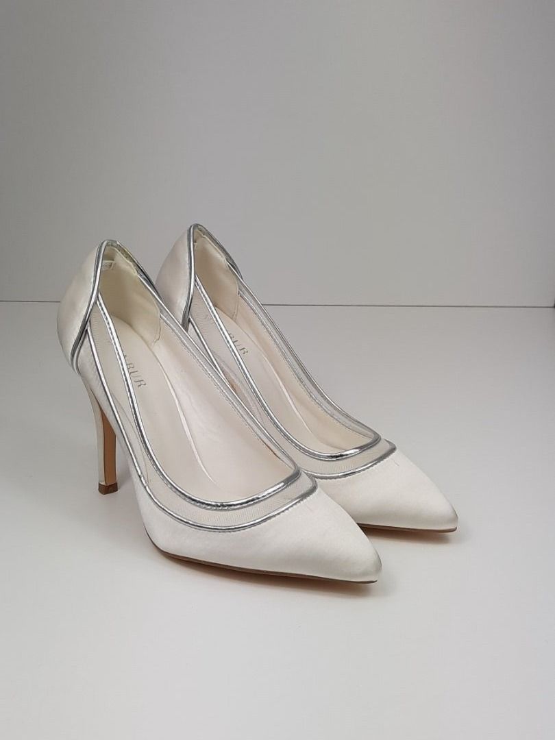 Scarpe da donna: MENBUR Wedding Berenice Pumps Ivory Gr. 36 – Nuovo e nell'imballaggio originale da Seuzach venduto da VT-Collections1 1