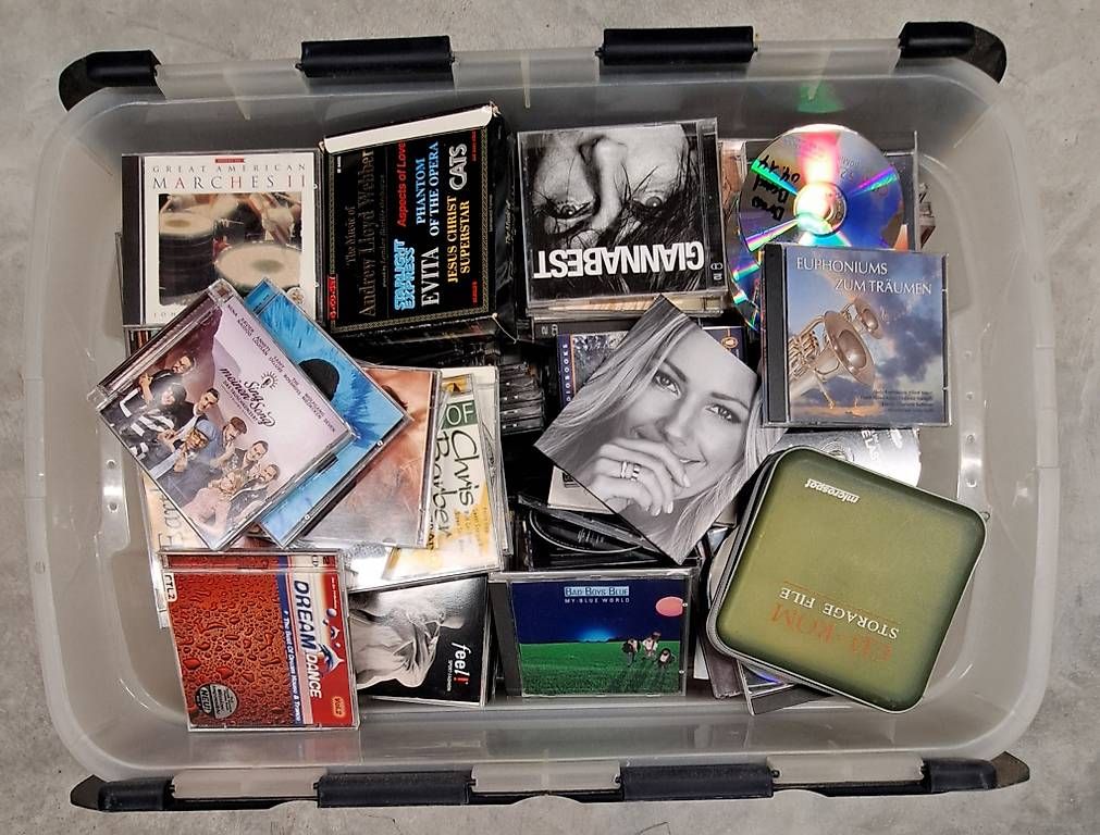 CD: Diverse CD's in Kiste – Usato da Steffisburg venduto da nicu12312 1