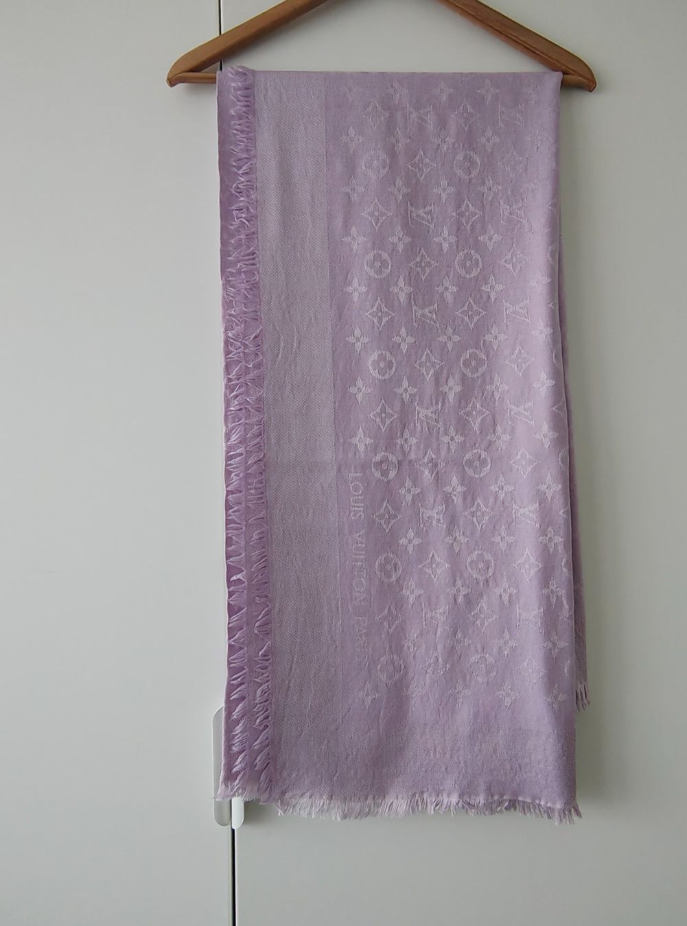 Louis Vuitton Foulard & Sciarpe: Louis Vuitton Schal - pastell lila – Usato da Winterthur venduto da Husakeva