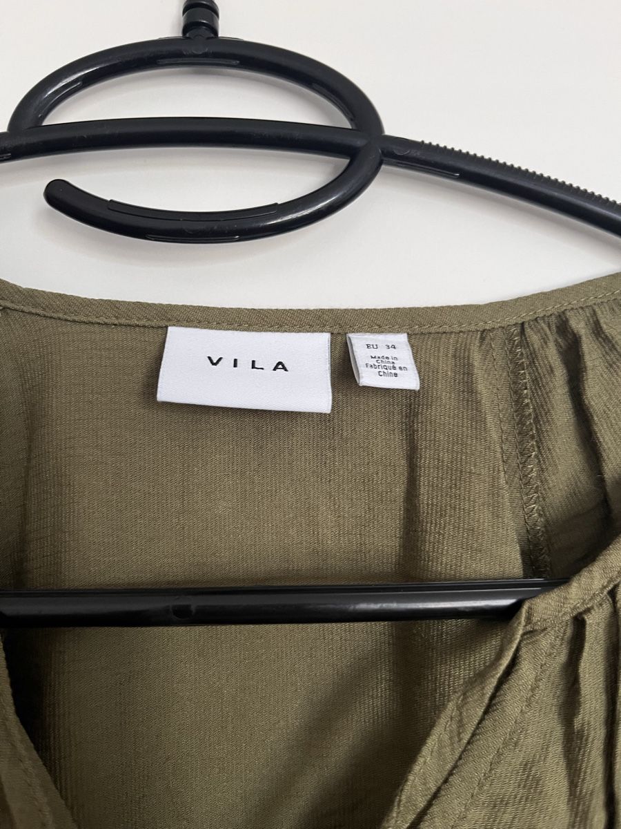 Vila Camicette: VILA Bluse grün Grösse 36 neu – Nuovo (secondo la descrizione) da Wolfhausen venduto da Sel86i 1