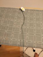Deko Blume Weiss mit gelber Mitte am Draht neu