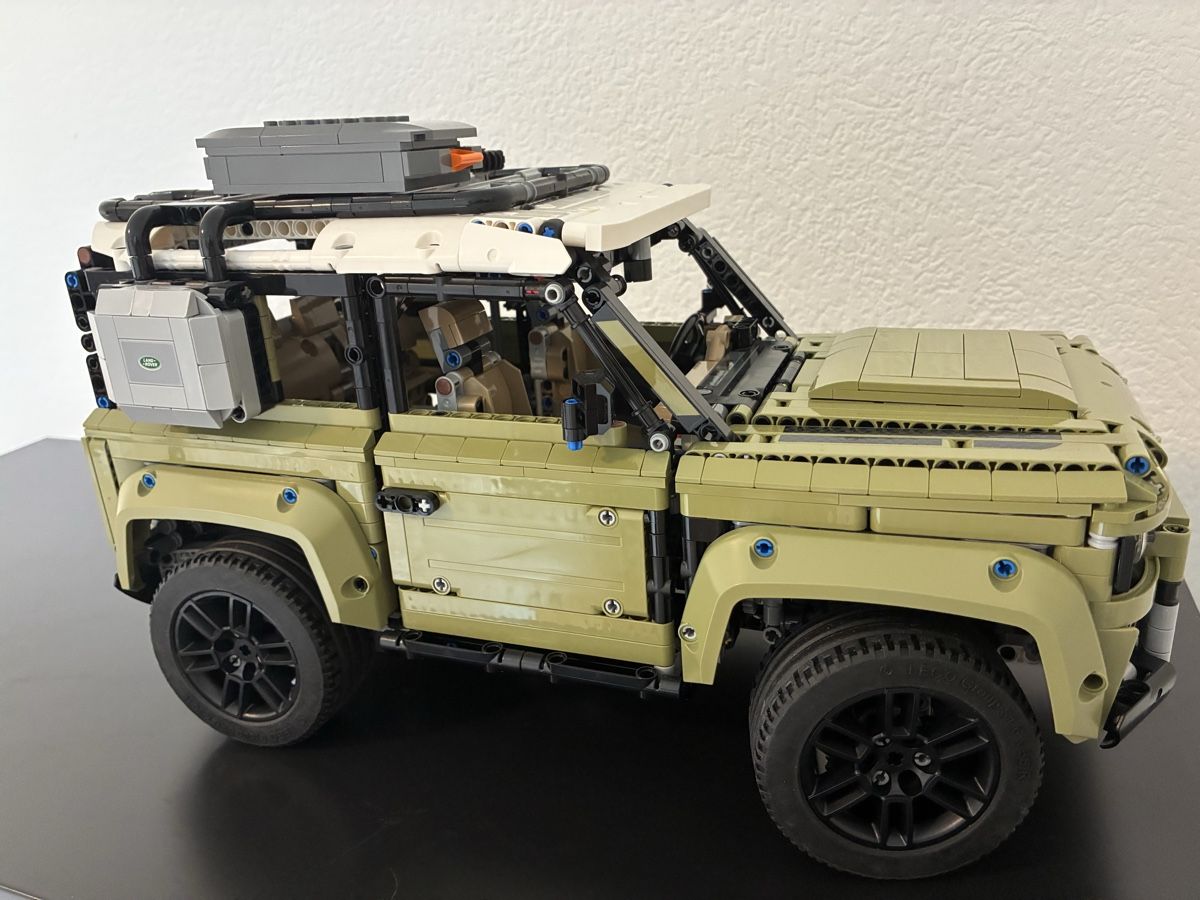 Lego Kit di costruzioni: LEGO Technic Land Rover Defender – Usato da Eclépens venduto da RCC1012