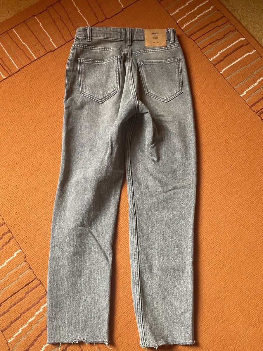 Jeans: Jeans Only – Usato da Obernau venduto da Bekka. 1