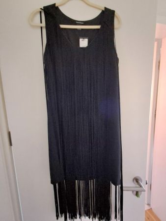 Robe Club Monaco noire avec franges T. 6 neuve