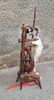 Petit rouet ancien en bois