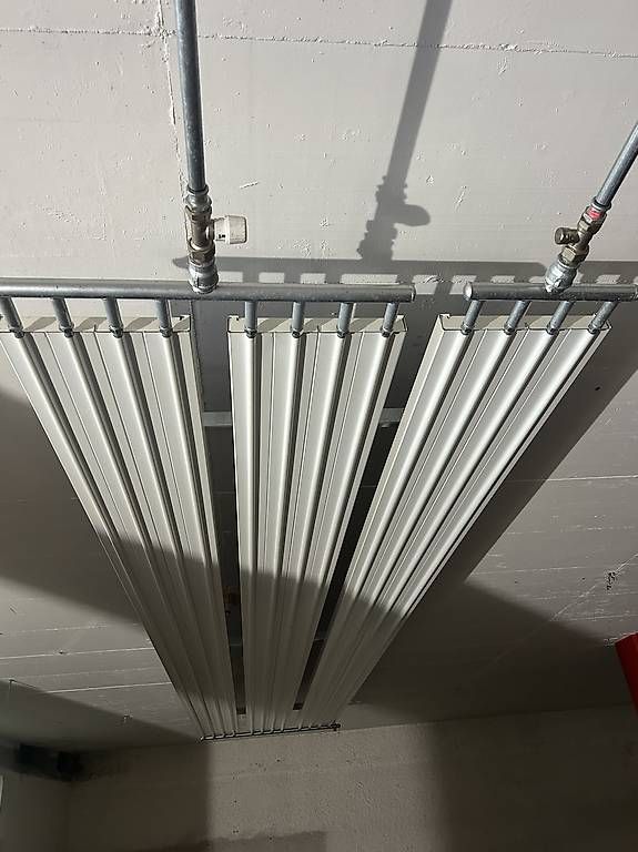 Radiatori: Deckenheizstrahler – Usato da Stans venduto da Benzen