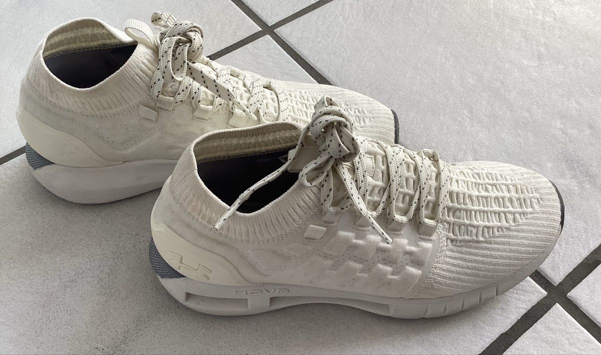 Under Armour Damenschuhe: Under Armour Damen Turnschuhe Grösse 41 – Gebraucht aus Buchberg von LA4EEE