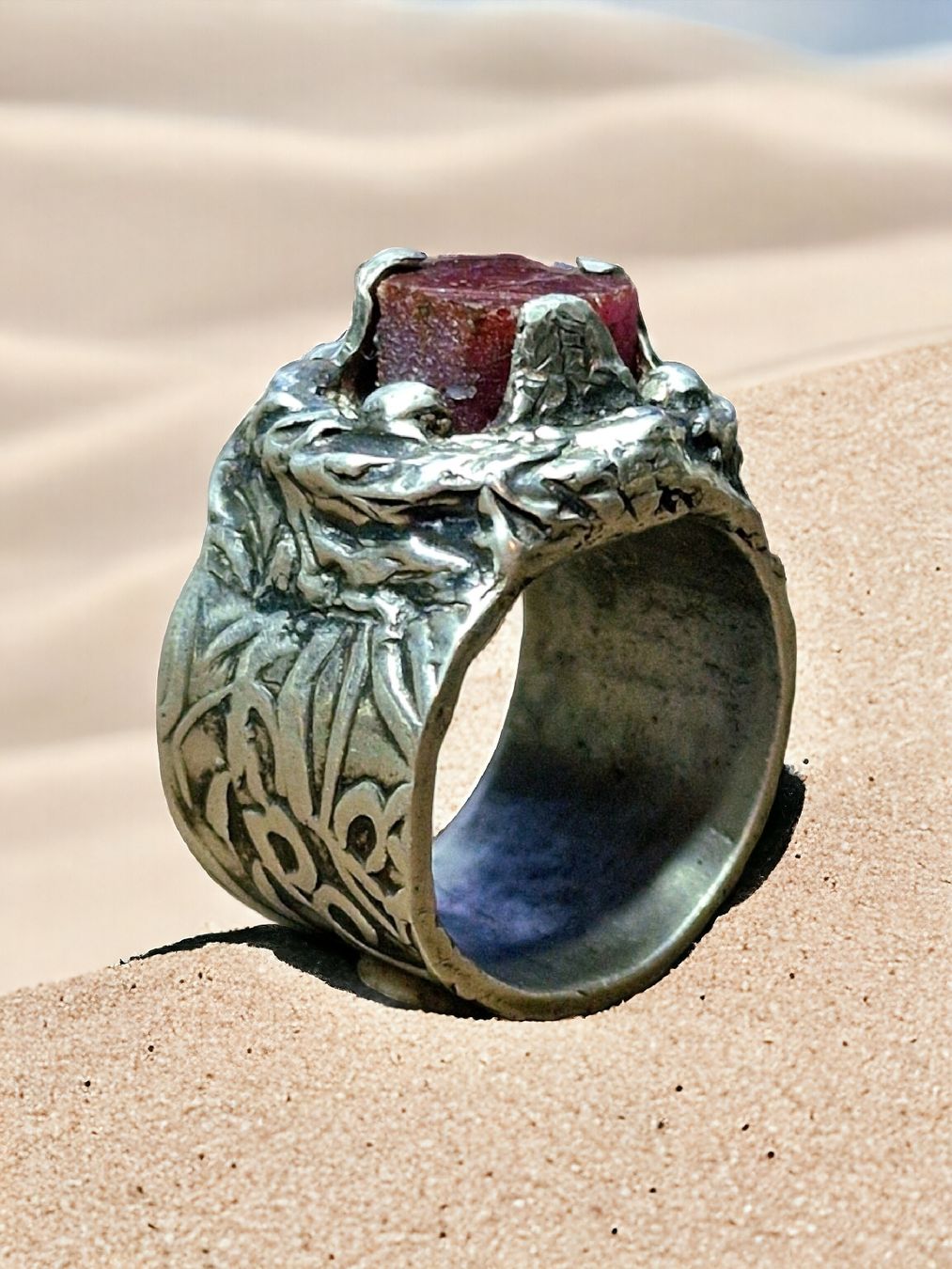 Anelli: Fantasy-Ring Silber & roher Rubin, Grösse 55 – Nuovo e nell'imballaggio originale da Aarau venduto da Schmuckhoehle_MD 8