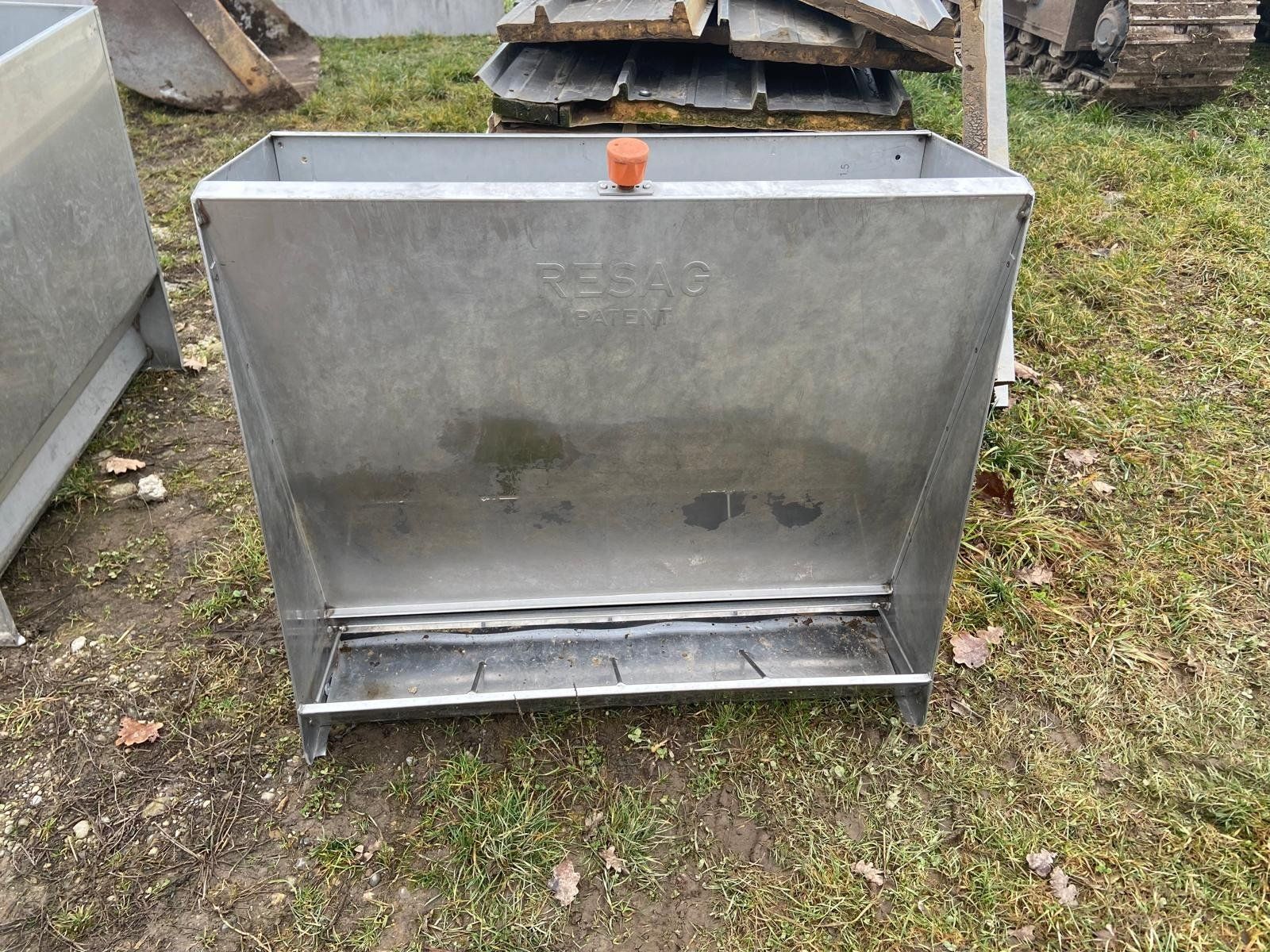 Mangimi: Futterautomat , Futtertrog – Usato da Wangen ZH venduto da Nhpower