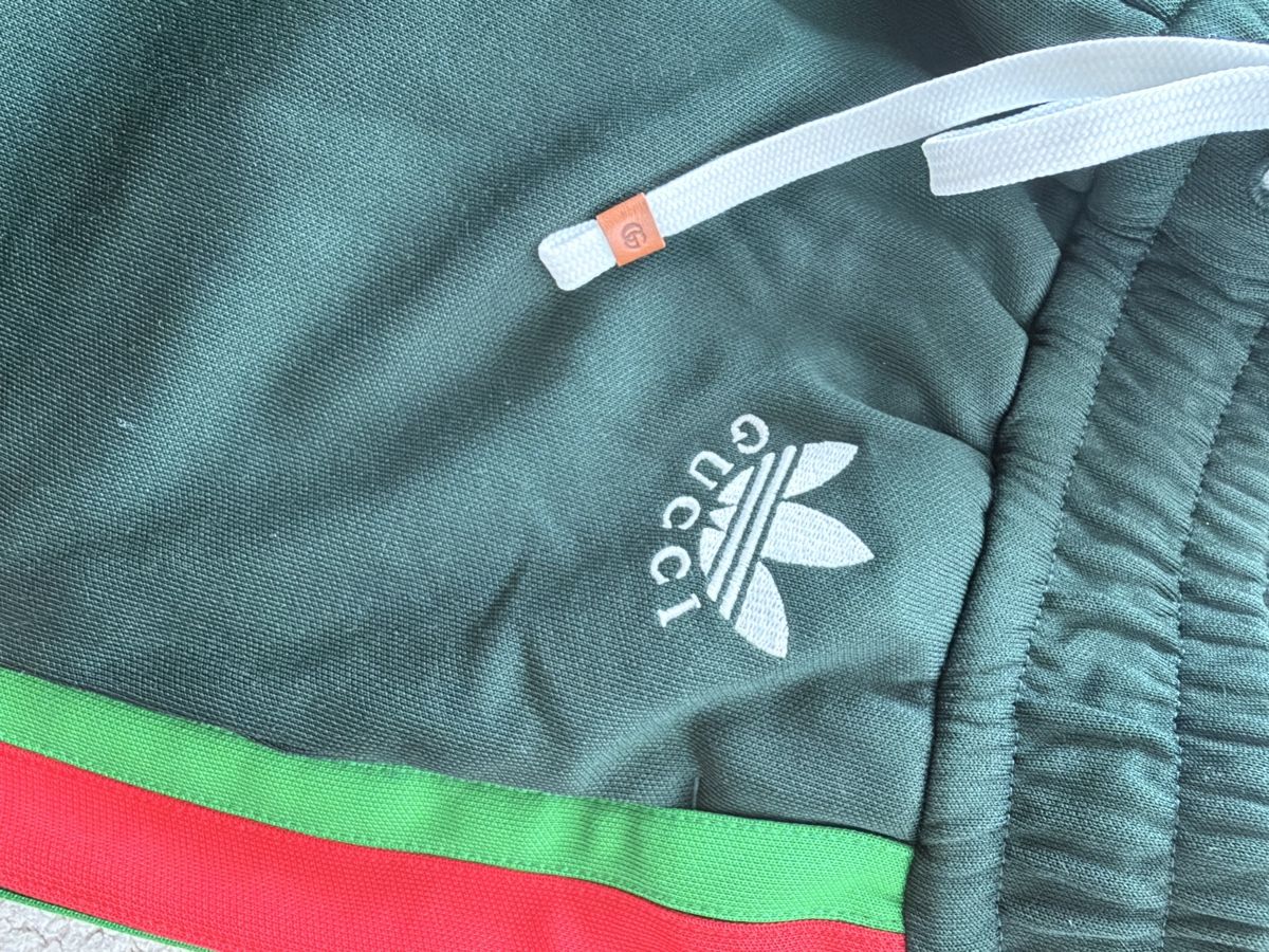 Gucci Anzüge & Kostüme: Gucci x Adidas Tracksuit Set – Gebraucht aus Dübendorf von Rinamigo 2
