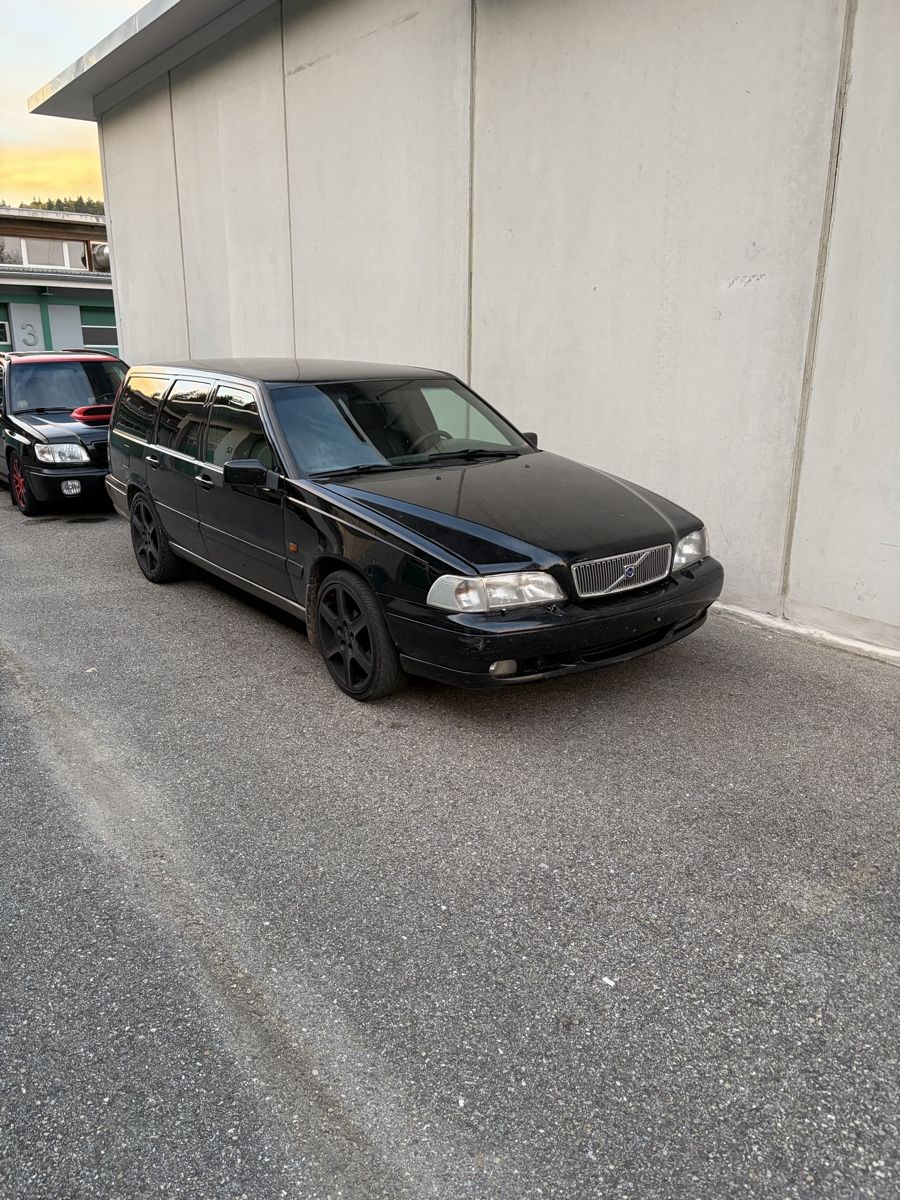 Volvo Autos: Volvo v70 2.5 – D'occasion à Gondiswil par NEFjoesty