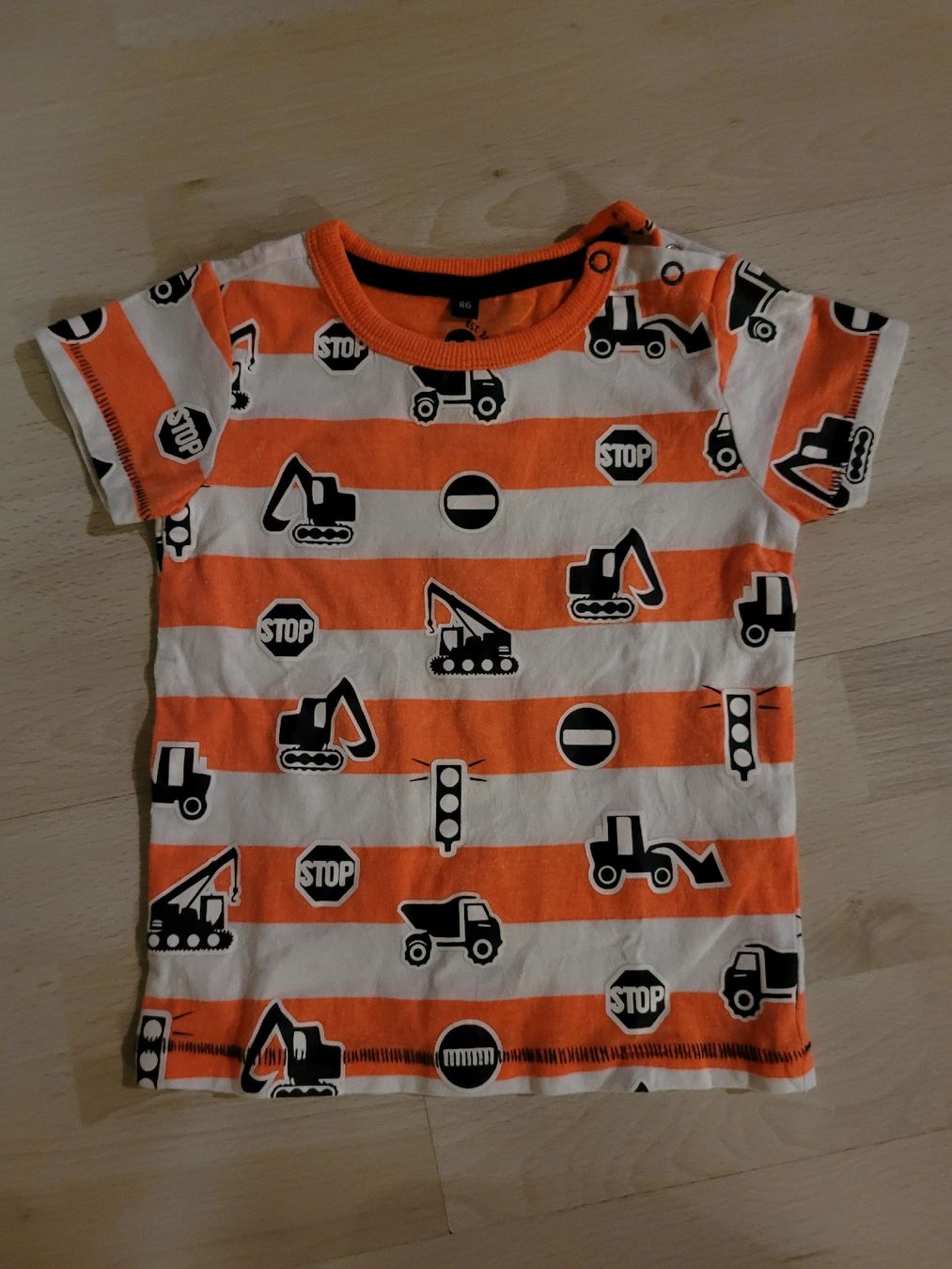 Camicie, Top & T-shirt: T-Shirt gr. 86 – Usato da Inwil venduto da Flower2325